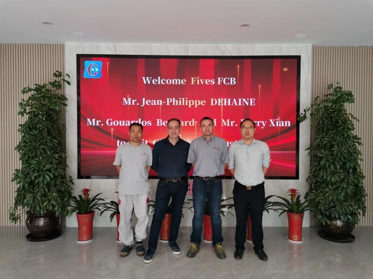 2023年9月  法國Fives FCB 領(lǐng)導蒞臨我司參觀(guān)指導。